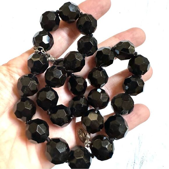 Silver tone Black beaded necklace - Picture 6 of 7